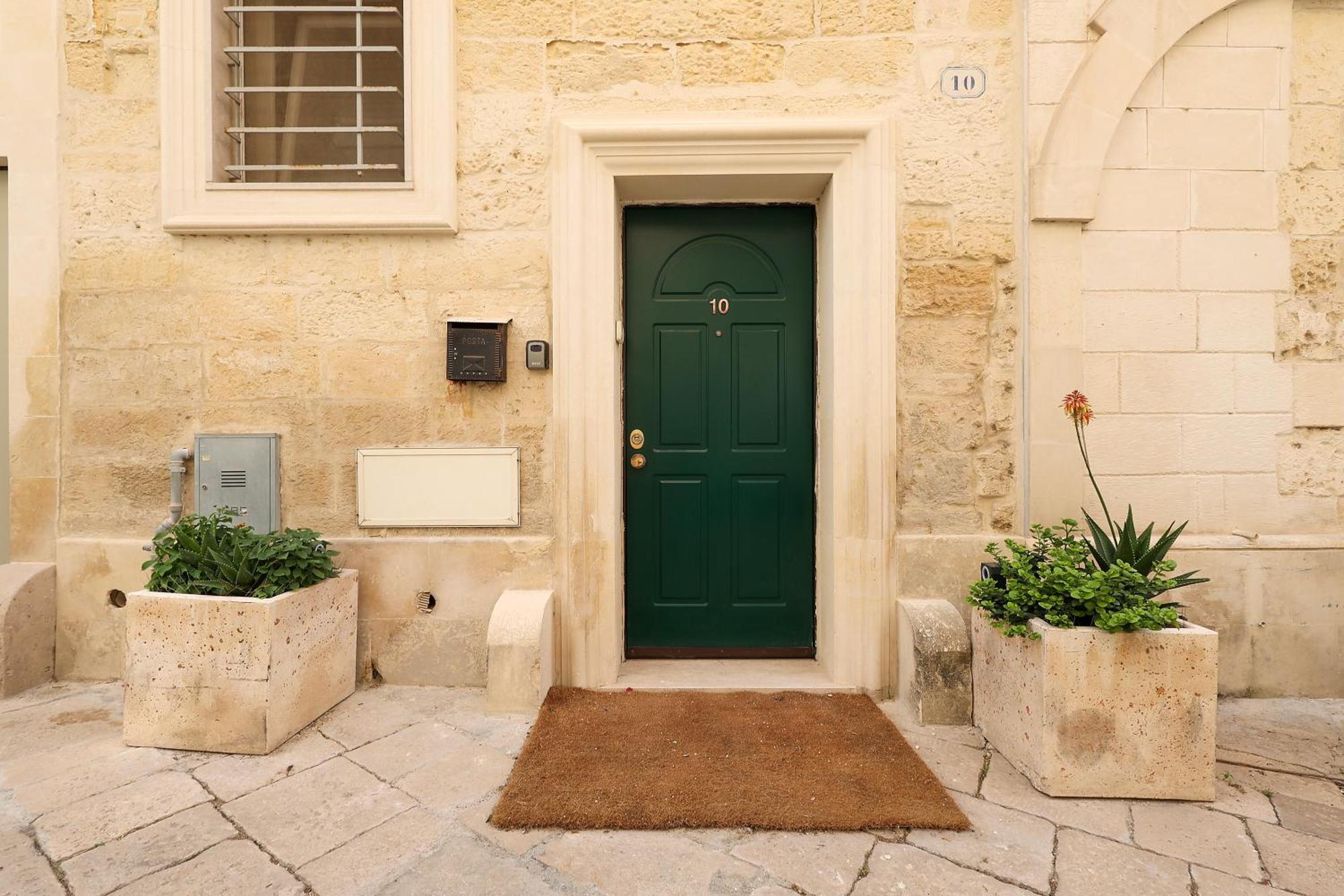 Goodstay La Suite 10 - Rooms - Λέτσε Εξωτερικό φωτογραφία